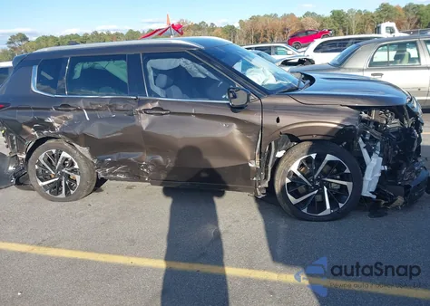 2023 Mitsubishi Outlander Sel 2.5 2Wd/Sel Black Edition 2Wd z USA, uszkodzony, nr VIN JA4J3VA81PZ032128